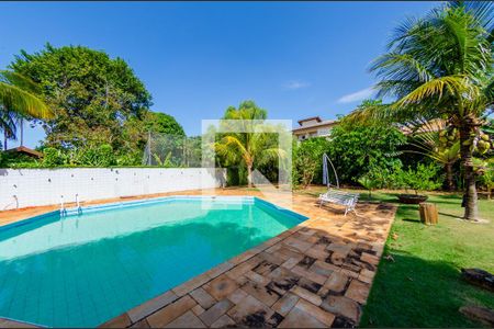 Casa de condomínio à venda com 1400m², 5 quartos e 2 vagas Casa de condomínio à venda com 1400m², 5 quartos e 2 vagasPiscina