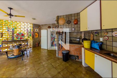 Casa de condomínio à venda com 1400m², 5 quartos e 2 vagas Casa de condomínio à venda com 1400m², 5 quartos e 2 vagasChurrasqueira