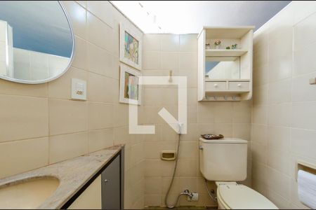 Casa de condomínio à venda com 1400m², 5 quartos e 2 vagas Casa de condomínio à venda com 1400m², 5 quartos e 2 vagasBanheiro da Suíte 2