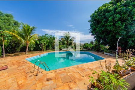 Casa de condomínio à venda com 1400m², 5 quartos e 2 vagas Casa de condomínio à venda com 1400m², 5 quartos e 2 vagasPiscina