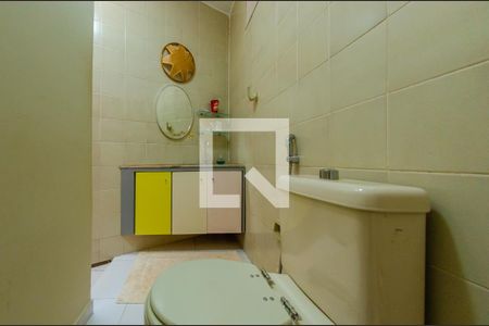 Casa de condomínio à venda com 1400m², 5 quartos e 2 vagas Casa de condomínio à venda com 1400m², 5 quartos e 2 vagasBanheiro da Suíte 4