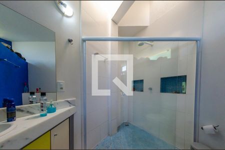 Casa de condomínio à venda com 1400m², 5 quartos e 2 vagas Casa de condomínio à venda com 1400m², 5 quartos e 2 vagasBanheiro da Suíte 3