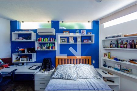 Casa de condomínio à venda com 1400m², 5 quartos e 2 vagas Casa de condomínio à venda com 1400m², 5 quartos e 2 vagasSuíte 3