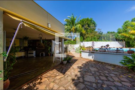 Casa de condomínio à venda com 1400m², 5 quartos e 2 vagas Casa de condomínio à venda com 1400m², 5 quartos e 2 vagasQuintal