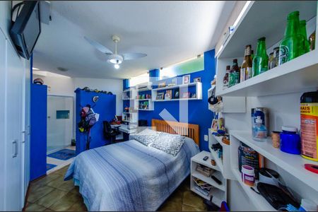 Casa de condomínio à venda com 1400m², 5 quartos e 2 vagas Casa de condomínio à venda com 1400m², 5 quartos e 2 vagasSuíte 3