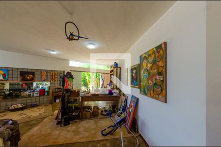 Casa de condomínio à venda com 1400m², 5 quartos e 2 vagas Casa de condomínio à venda com 1400m², 5 quartos e 2 vagasSala de TV