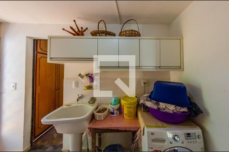 Casa de condomínio à venda com 1400m², 5 quartos e 2 vagas Casa de condomínio à venda com 1400m², 5 quartos e 2 vagasÁrea de Serviço