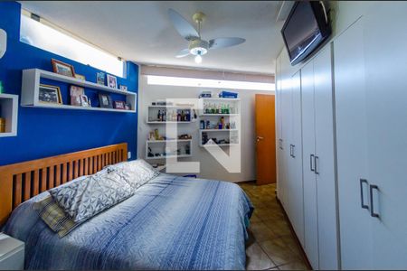 Casa de condomínio à venda com 1400m², 5 quartos e 2 vagas Casa de condomínio à venda com 1400m², 5 quartos e 2 vagasSuíte 3