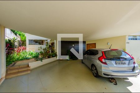 Casa de condomínio à venda com 1400m², 5 quartos e 2 vagas Casa de condomínio à venda com 1400m², 5 quartos e 2 vagasGaragem