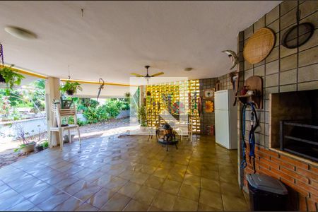 Casa de condomínio à venda com 1400m², 5 quartos e 2 vagas Casa de condomínio à venda com 1400m², 5 quartos e 2 vagasChurrasqueira