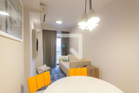 Sala de apartamento para alugar com 1 quarto, 35m² em Curicica, Rio de Janeiro