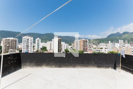 Apartamento à venda com 110m², 4 quartos e sem vaga Apartamento à venda com 110m², 4 quartos e sem vagaTerraço