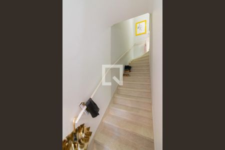 Escada de casa à venda com 2 quartos, 110m² em Vila Olímpia, São Paulo