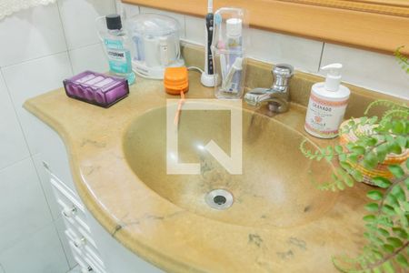 Casa à venda com 110m², 2 quartos e 1 vaga Casa à venda com 110m², 2 quartos e 1 vagaBanheiro