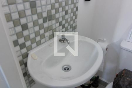 Casa à venda com 110m², 2 quartos e 1 vaga Casa à venda com 110m², 2 quartos e 1 vagaBanheiro de Serviço