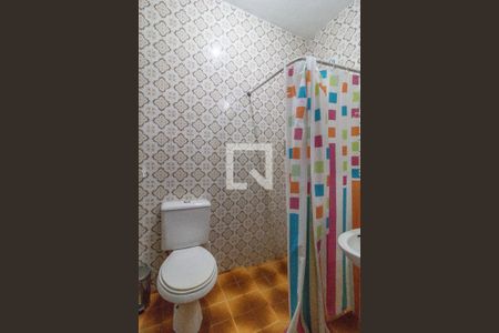 Casa à venda com 360m², 5 quartos e 6 vagasCasa 2 - Banheiro da Suíte