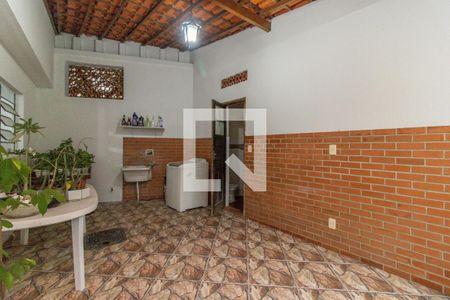 Casa à venda com 360m², 5 quartos e 6 vagasÁrea de Serviço