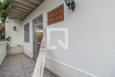 Casa à venda com 360m², 5 quartos e 6 vagasCasa 2 - Varanda