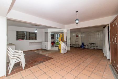 Casa à venda com 360m², 5 quartos e 6 vagasCasa 2 - Garagem