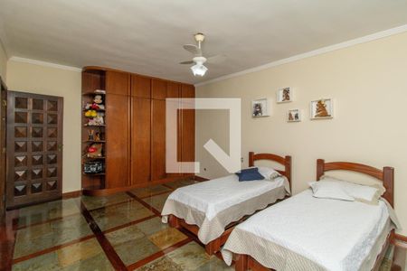 Casa à venda com 360m², 5 quartos e 6 vagasCasa 1 - Quarto 1