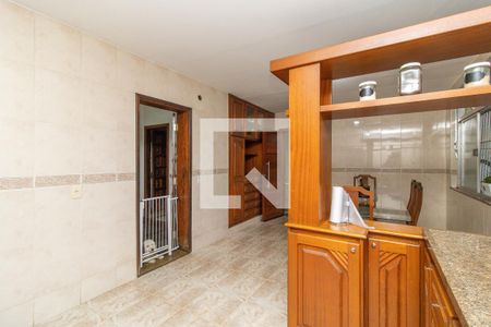 Casa à venda com 360m², 5 quartos e 6 vagasCasa 1- Cozinha