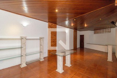 Casa à venda com 360m², 5 quartos e 6 vagasCasa 2 - Sala