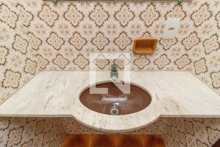 Casa à venda com 360m², 5 quartos e 6 vagasCasa 2 - Detalhe do Banheiro