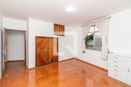 Casa à venda com 360m², 5 quartos e 6 vagasCasa 2 - Suíte