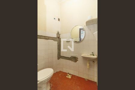 Casa à venda com 360m², 5 quartos e 6 vagasBanheiro de Serviço