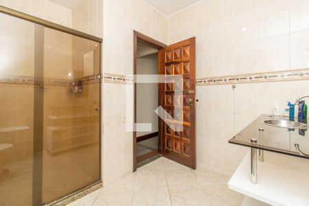 Casa à venda com 360m², 5 quartos e 6 vagasCasa 1 - Banheiro da Suíte