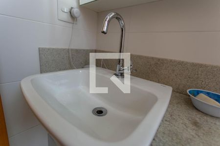 Banheiro Suíte 1 de apartamento à venda com 5 quartos, 200m² em Santa Rosa, Belo Horizonte