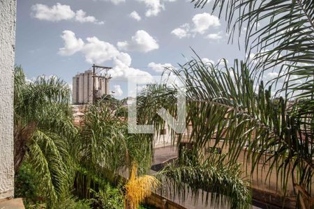 Vista da janela da sala de apartamento para alugar com 2 quartos, 48m² em Ipiranga, Ribeirão Preto