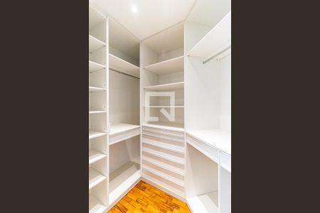 Apartamento para alugar com 140m², 3 quartos e 1 vaga Apartamento para alugar com 140m², 3 quartos e 1 vagaSuíte - Closet