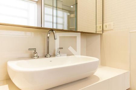 Banheiro da Suíte de apartamento para alugar com 3 quartos, 140m² em Higienópolis, São Paulo