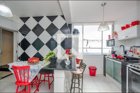 Apartamento à venda com 119m², 3 quartos e sem vagaCozinha