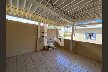 Casa para alugar com 125m², 3 quartos e 2 vagas Casa para alugar com 125m², 3 quartos e 2 vagasVaranda