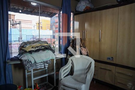 Casa à venda com 144m², 4 quartos e 1 vagaQuarto