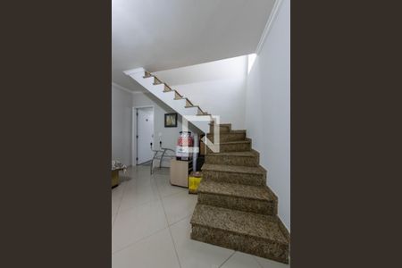 Sala de casa à venda com 2 quartos, 108m² em Parque dos Bancarios, São Paulo