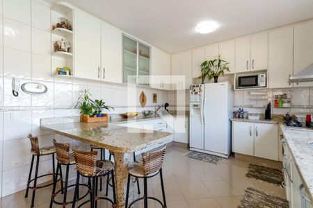 Casa de condomínio à venda com 600m², 6 quartos e 5 vagas Casa de condomínio à venda com 600m², 6 quartos e 5 vagasCozinha