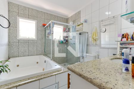 Casa de condomínio à venda com 600m², 6 quartos e 5 vagas Casa de condomínio à venda com 600m², 6 quartos e 5 vagasBanheiro da Suíte 1