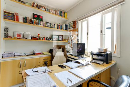 Casa de condomínio à venda com 600m², 6 quartos e 5 vagas Casa de condomínio à venda com 600m², 6 quartos e 5 vagasEscritório