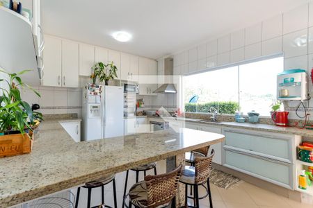 Casa de condomínio à venda com 600m², 6 quartos e 5 vagas Casa de condomínio à venda com 600m², 6 quartos e 5 vagasCozinha