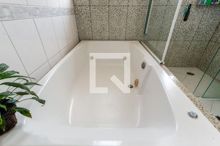 Casa de condomínio à venda com 600m², 6 quartos e 5 vagas Casa de condomínio à venda com 600m², 6 quartos e 5 vagasBanheiro da Suíte 1