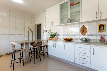 Casa de condomínio à venda com 600m², 6 quartos e 5 vagas Casa de condomínio à venda com 600m², 6 quartos e 5 vagasCozinha