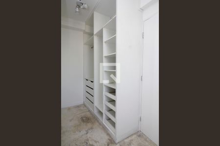 Apartamento para alugar com 60m², 1 quarto e 1 vaga Apartamento para alugar com 60m², 1 quarto e 1 vagaCloset da suíte