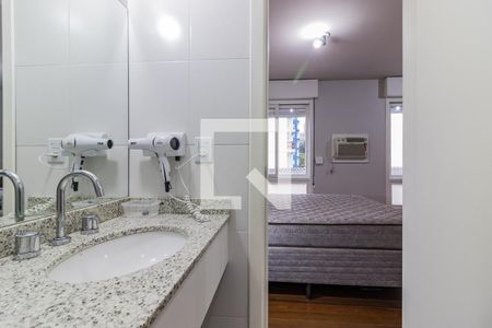 Banheiro de kitnet/studio para alugar com 1 quarto, 28m² em Centro Histórico, Porto Alegre
