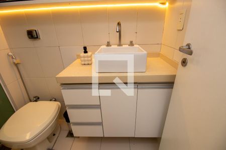 Apartamento à venda com 158m², 3 quartos e 2 vagasBanheiro quarto 2