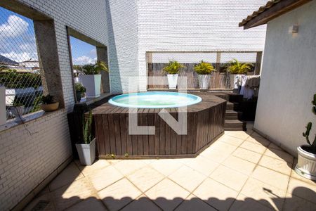 Apartamento à venda com 158m², 3 quartos e 2 vagasCobertura