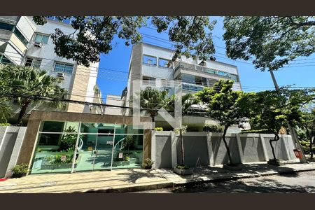 Apartamento à venda com 158m², 3 quartos e 2 vagasFachada