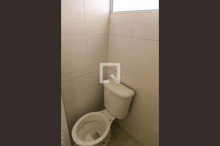 Banheiro de casa de condomínio para alugar com 1 quarto, 50m² em Vila Nivi, São Paulo
